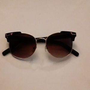 Brown tint lens shades with tortoise-shell accents